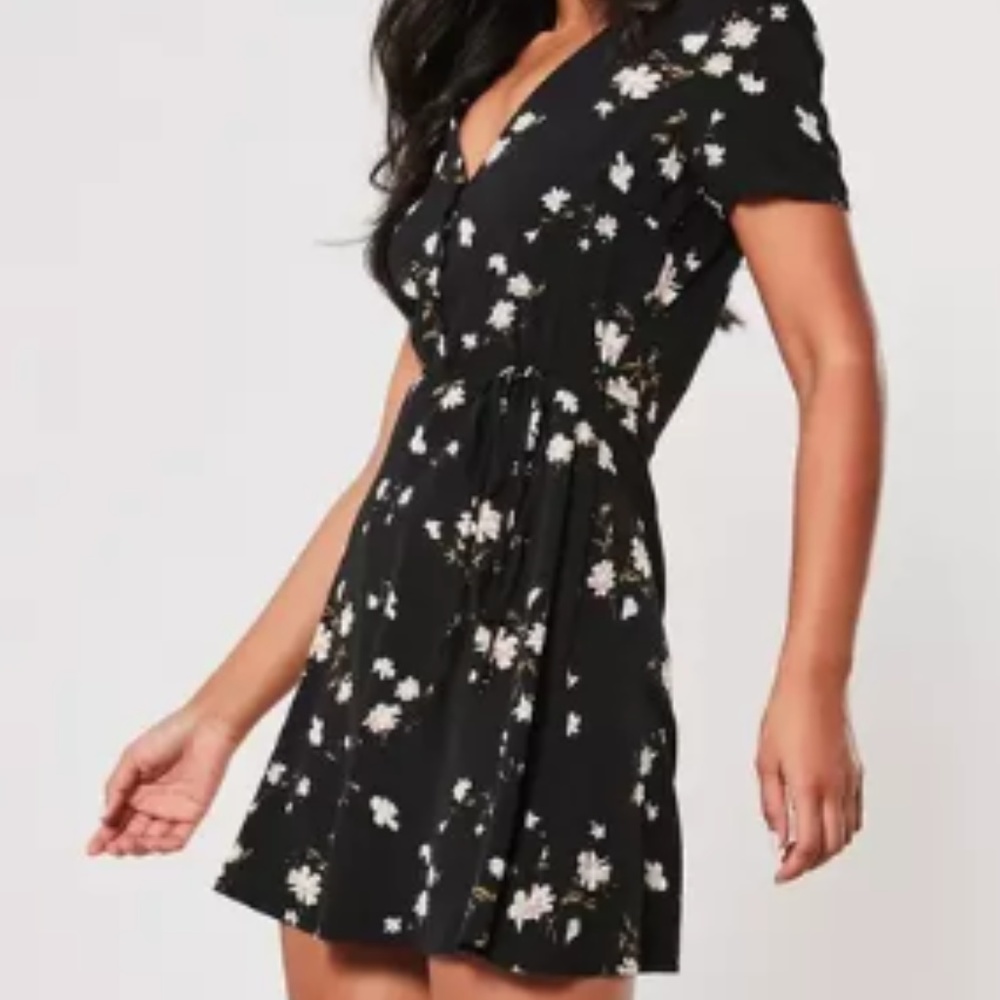 NWT Missguided Black Floral Button Skater Dress